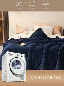 1 件深蓝色亲肤柔软舒适牛奶绒羔羊毛边毯，适用于卧室和客厅