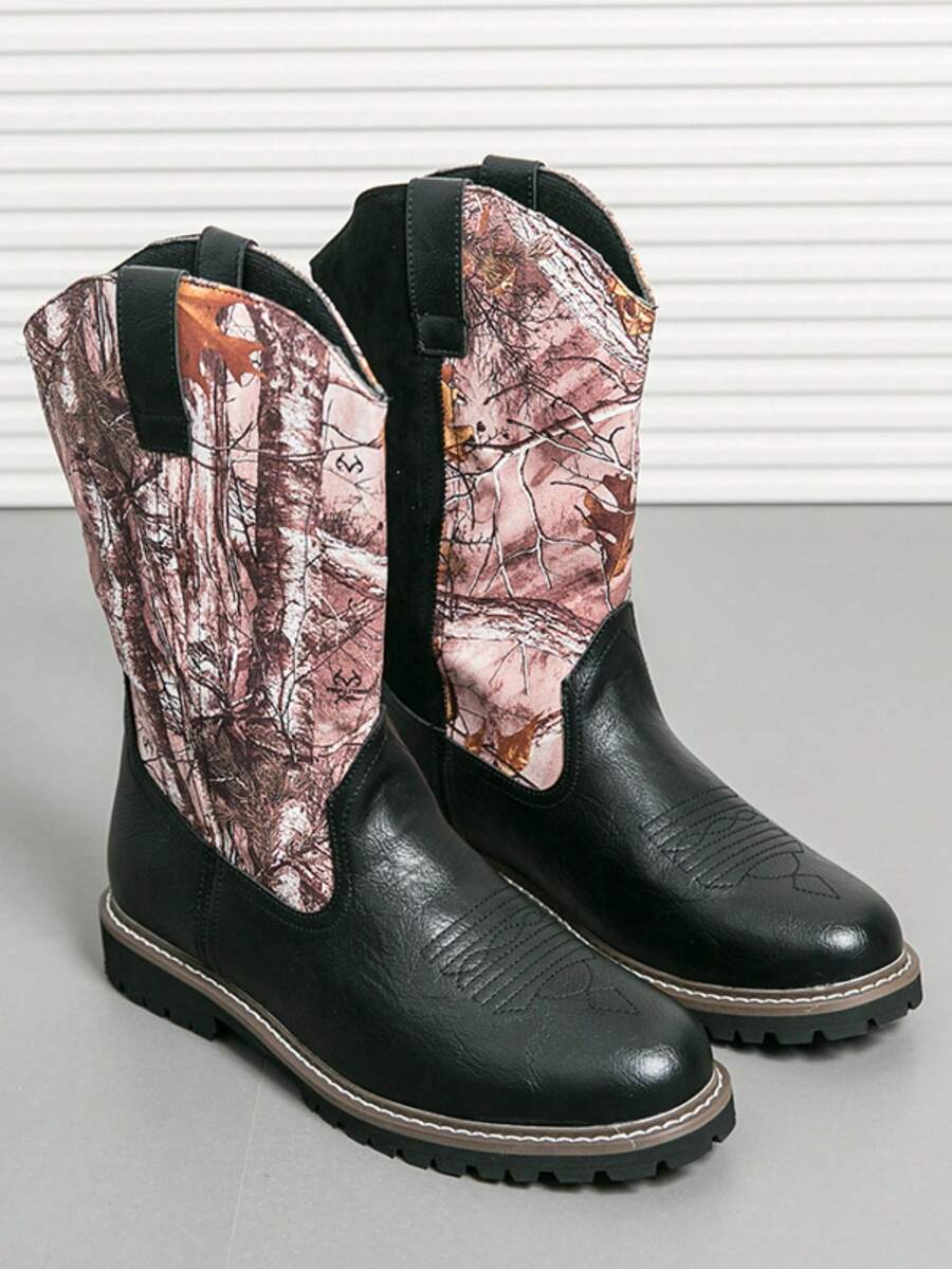 Botas vaqueras de hombre con estampado de hojas de camuflaje negro, botas vaqueras altas impermeables y antideslizantes duraderas, botas de trabajo de exterior con remiendo retro de moda para otoño