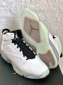 Nike Men's  Lift Off Synthetic Leather Simple And Versatile Shock-Absorbing, Non-Slip And Wear-Resistant Mid-Top Retro Basketball Shoes - White - View 2