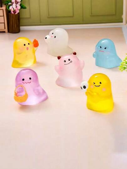 Mini figurines décoratives de fantômes luminescents, convenant comme cadeaux de fête, garnitures de bas de Noël, faveurs de fête, blagues et décorations pour voiture/maison/jardin