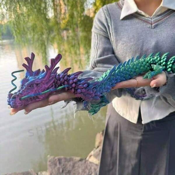 1 Stück riesiger 90cm/35,43 Zoll 3D Tischdekoration, Weihnachts-, Halloween-, Thanksgiving-, Valentinstags- und Osterfest-Geschenk, bedrucktes Drachen-Modell fliegender Drache Dekoration, Autoinnenraum-Ornament riesiger Drache, Bürotisch-Dekoration, schönes Feiertagsgeschenk, riesiges Gag-Geschenk