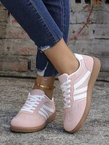 Zapatillas deportivas casuales para mujer, zapatos para correr en carretera, zapatos deportivos planos, combinación versátil con pantalones deportivos, shorts de uniforme escolar, faldas y calcetines hasta la rodilla