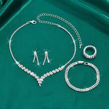 Juego de joyería de lujo de 5 piezas: Collar, pulsera, aretes y anillo abierto chapados en oro blanco con circonita cúbica, adecuado para bodas elegantes, festivales y regalos del Día de la Madre