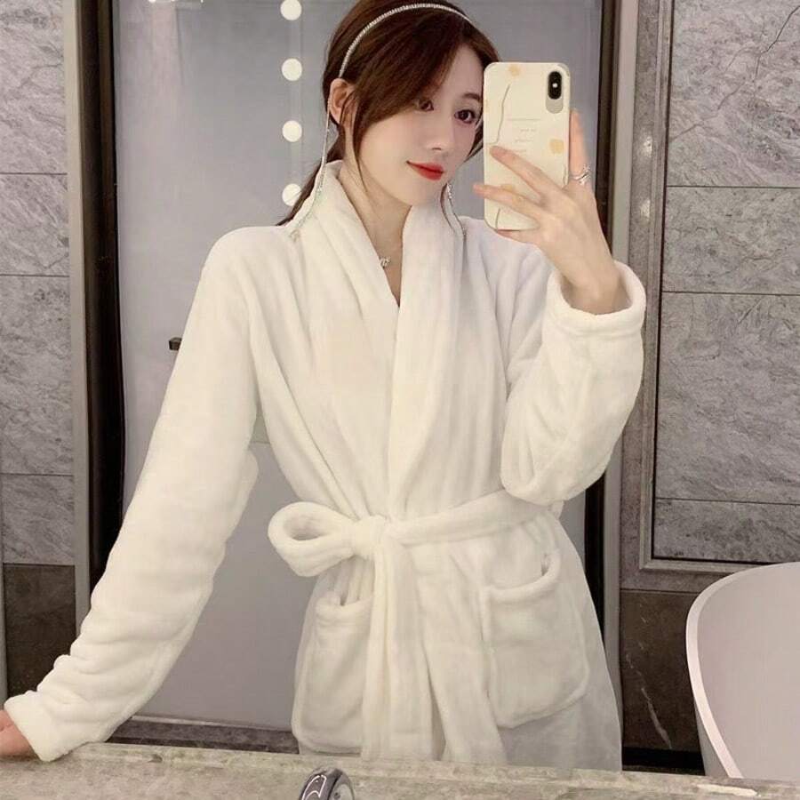 1 pieza Bata de franela con cuello en V, manga larga y cinturón en la cintura, elegante y unisex, suave y absorbente, adecuada para ducha, hotel, piscina, salón, uso personal, regalo