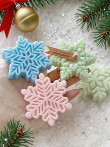 1 pièce Moule en silicone 3D en forme de flocon de neige de Noël - Outil décoratif pour l'artisanat fait main avec divers matériaux (bougies, savon, résine, argile douce, artisanat de gouttes de colle), moule en silicone réutilisable idéal pour les artisanats festifs de Noël