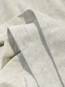 This Pure Cotton Long-Sleeved T-Shirt For Girls Is Soft And Skin-Friendly, Perfect For Casual Everyday Wear. It's Sweat-Wicking And Warm, And Features A High-Quality Round Neck For A Fashionable Look. - 淺灰色 - 查看 4