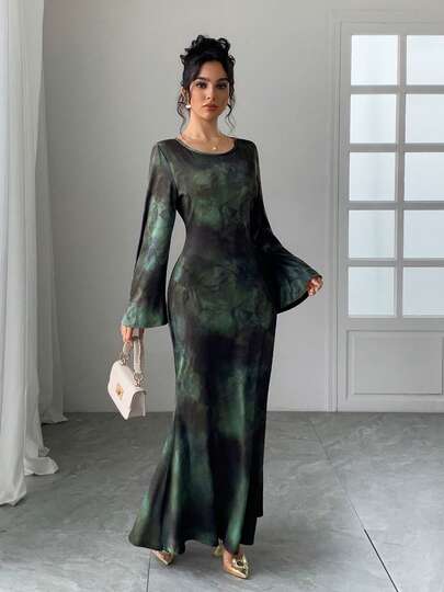 一件扎染长袖荷叶边连衣裙，深绿色优雅阿拉伯风格针织连衣裙，适合日常休闲穿着、度假假日派对等场合，春季女装