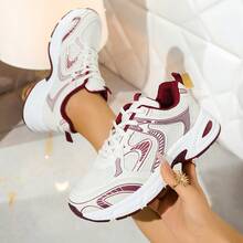 New Women Casual Sneakers, Chunky Sneakers, Shoes, White Shoes, Lace-Up Round Toe Mixed Material Breathable Versatile Printed Graffiti College Style Student Outdoor Hiking Casual Commuting Shoes - 酒紅色 - 查看 2