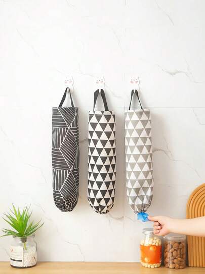 壁挂式垃圾袋收纳架适用于厨房、鞋柜和塑料袋收纳。墙面装饰厨具，家用垃圾袋壁挂式收纳架，厨房壁挂式购物收纳挂袋，塑料袋收纳架，壁挂式收纳袋。