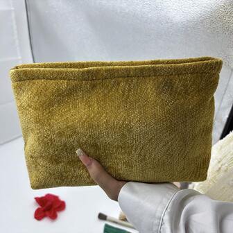 Women's Soft Plush Makeup Bag, Cosmetic Organizer Pouch For Storing And Organizing Cosmetics And Toiletries, Birthday Or Valentine's Day Gift, Autumn/Winter Snack And Coin Purse, Large Capacity Zipper Lining Bag, Travel Portable Handbag For Personal Care