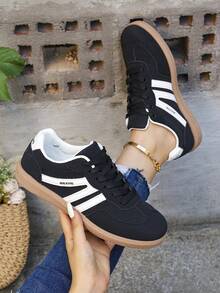 Zapatillas deportivas casuales para mujer, zapatos para correr en carretera, zapatos deportivos planos, pantalones deportivos a juego, shorts, faldas, calcetines largos versátiles