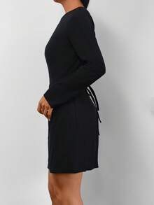 Elegante y de moda vestido mini ajustado con cuello redondo, manga larga y tirantes, nuevo artículo de otoño, vestido de mujer para otoño, vestido negro de primavera - Negro - Ver 2