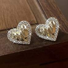 1 Pair Modern Women Heart Earrings Jewelry Accessories Fashion Geometric Rhinestones Zirconia Stud Earrings Birthday/Halloween/Holiday Gifts Everyday Jewelry, Elegant Accessory Valentine's Day Gift - 金色 - 查看 3