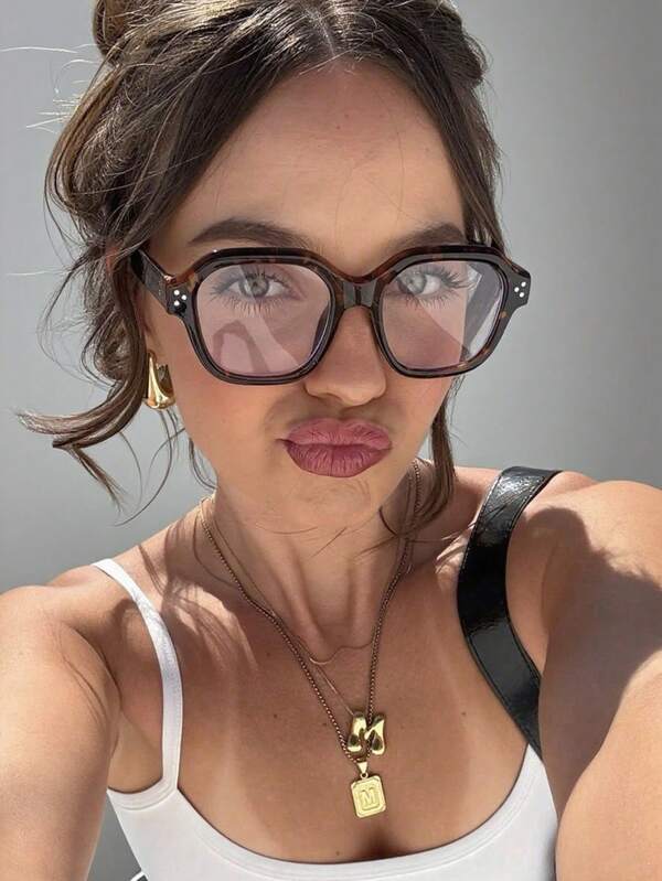 1 Paar Frauen Kunststoff Farbverlauf Mehrfarbig Vollrahmen Flachlinse personalisierte elegante Allround Ganzjahres Klarglas für Autofahren, Party, Bürooutfit, Business-Casual Frauendekoration geeignet für alle Gesichtsformen