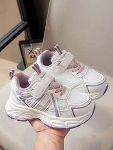 1 双儿童软底防滑时尚休闲透气运动厚底运动鞋，适合春秋季