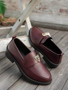 Giày lười nữ màu đỏ tía trang trí kim loại, giày bệt mũi tròn bằng da PU mùa xuân/thu mới, cỡ lớn, giày Oxford đa năng đi làm/đi chơi, phong cách Anh - Màu Đỏ Sâu - Xem 5