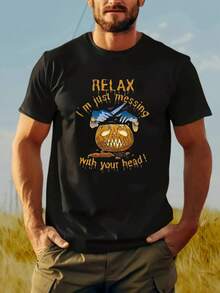 Camiseta de Halloween para Hombre - "Relájate, ¡solo estoy jugando contigo!"Diseño de Calabaza Tallada, Camiseta Negra Casual de Cuello Redondo para Adultos, Ajuste Cómodo, Perfecta para Celebraciones de Halloween, Camisetas de Halloween - Negro - Ver 2