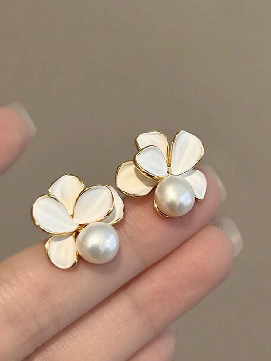 1 par de pendientes de moda para mujer con diseño floral estilo francés vintage e incrustaciones de perlas falsas