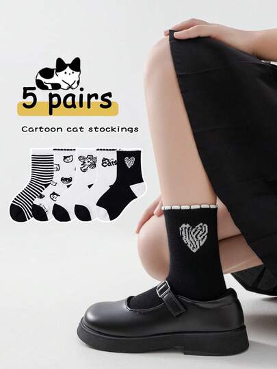 5 أزواج من جوارب طاقم للبنات بطبعة قطة سوداء وبيضاء كرتونية (من عمر 3 إلى 12 سنة) - مناسبة للأميرة الصغيرة، جوارب متوسطة الطول مناسبة لجميع المواسم، ناعمة ومريحة، جوارب رياضية بطراز أسود وأبيض بسيط متعدد الاستخدامات، تتناسب مع مختلف الملابس، مناسبة للارتداء اليومي والخروج