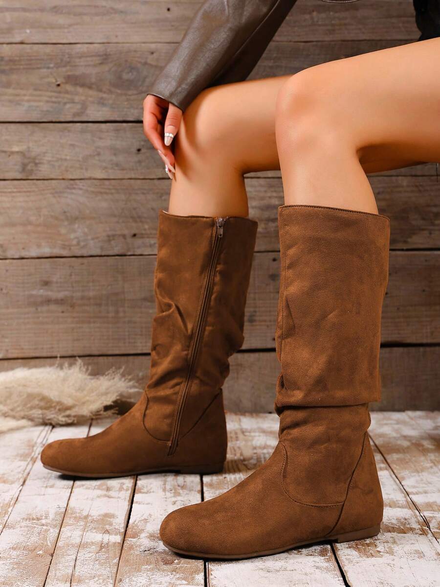 女式中筒靴，仿麂皮褶饰靴，冬靴，优雅女靴，圆头侧拉链设计，户外防滑，轻便百搭平底靴 - 棕色 - 查看 1