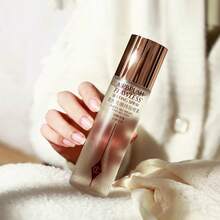 Charlotte Tilbury 保濕定妝噴霧 15ml / 34ml / 100ml – 水光妝感、防暈染、輕盈不黏膩、鎖妝 16 小時、適合所有膚質、旅行裝與正裝 - 無色 - 查看 5