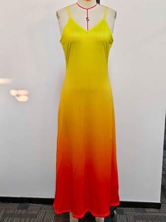 轻盈优雅百搭修身女式 V 领渐变色印花长裙，适合休闲、旅行、工作，春夏季流行新款时尚设计