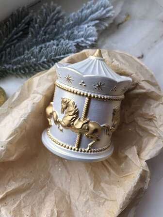 En uppsättning silikonformar för karusellburkar, DIY kreativ trähästljuskoppgipsform, semesterinredning / presentprydnad epoxihartsform, hantverksgjutningsformar, smyckesförvaringsask gipsform