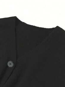 1 pieza Blusa de mujer de talla grande de cuello en V de manga larga de unicolor de tela de punto acanalada, con botones, suelta, suave y transpirable, adecuada para citas, vacaciones, uso diario en otoño e invierno