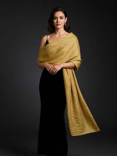 Chalina Corrugada Color Oro Mujer Textura Elegante Accesorio Versátil Largo