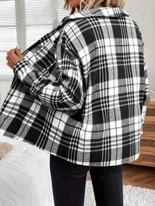 Nowa damska kurtka z polaru w kratę/tartan z kieszeniami zapinanymi na guziki z przodu, odpowiednia do codziennego noszenia jesienią/zimą