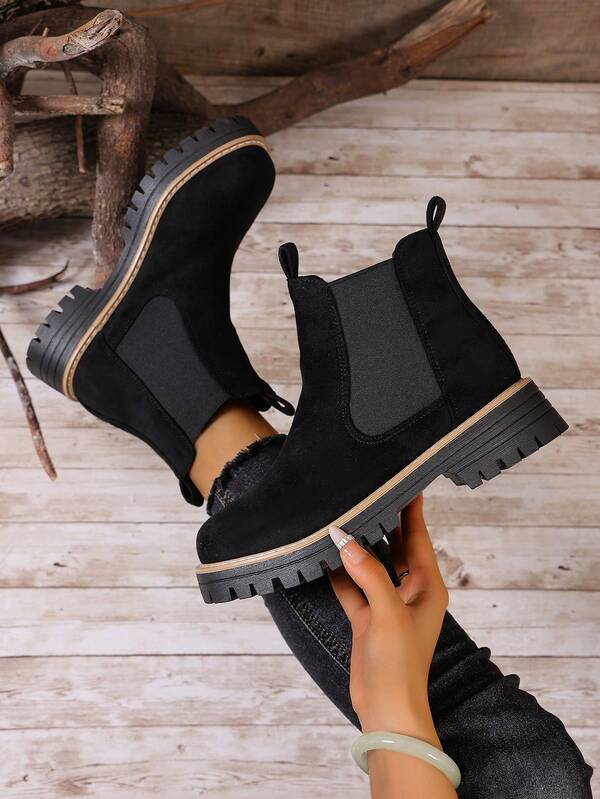 زوج من بوت الكاحل تشيلسي ذات الكعب السميك، مصنوعة من قماش المخمل الصناعي والنسيج المطاطي، مريحة وعصرية للارتداء اليومي في فصلي الخريف والشتاء