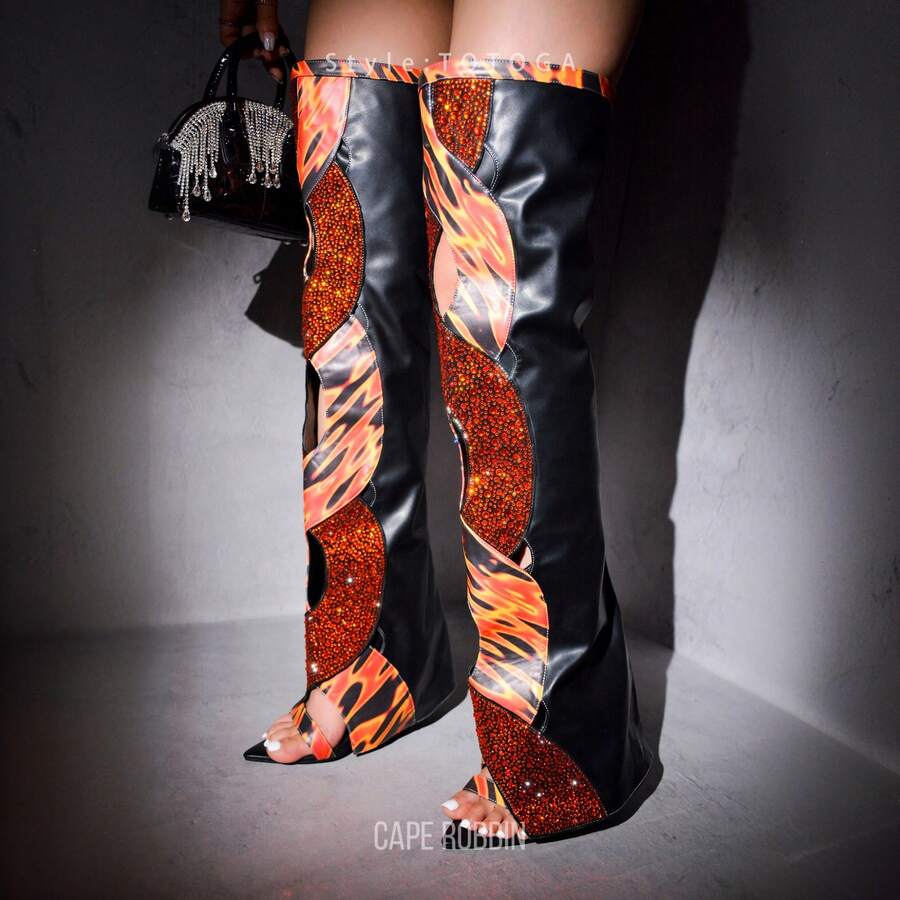 Totoga Embellished Flame Cutout Thigh-High Boots - 紅色 - 查看 1
