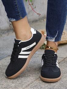 Zapatillas deportivas casuales para mujer, zapatos para correr en carretera, zapatos deportivos planos, pantalones deportivos a juego, shorts, faldas, calcetines largos versátiles