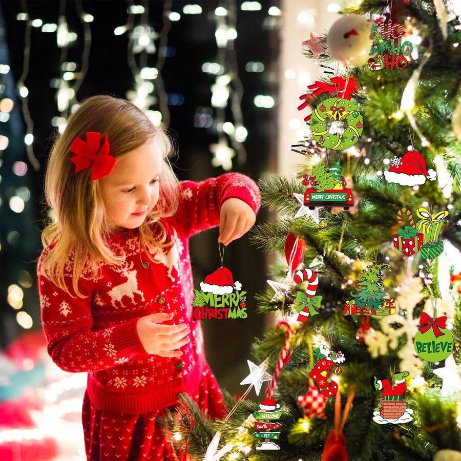 Traditional Christmas Wooden Decorations, Lime Green And Red Holiday Tree Decorations, Holiday Wood Chip Labels, Christmas Trees, Home And Kitchen Decorations, Family Party Decorations, Home Decorations Without Power Supply, Christmas Decorations, Room Decorations, Party Decorations