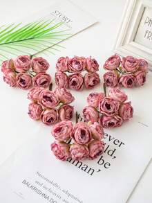 1 bouquet artificiel (6 têtes) Matériel de couronne DIY MINI Rose Bourgeon Boîte de bonbons Accessoires Décoration de mariage à domicile Fleur de poignet de mariée Fleur de poitrine Matériel de fleur de tête Décoration de la Saint-Valentin Nouvel An Accessoires de gâteau d'anniversaire - Couleur de la pâte de haricots - Voir 4