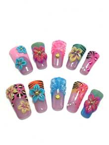 Ogni set è composto da 10 pezzi di placche di armatura in acrilico fatte a mano a forma di becco d'anatra/tromba, progettate in stile francese con motivi a tigre, conchiglie, cristalli e decorazioni a petali, disponibili in più tonalità e colori nudi. 3 misure disponibili, adatte per feste, balli e uso quotidiano, viene fornito con un kit per unghie, rendendolo un regalo ideale di unghie finte per signore e ragazze.