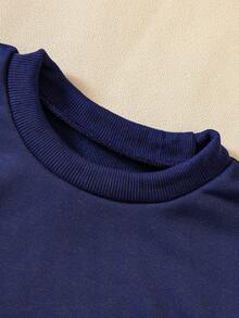 一件装男童圣诞休闲宽松红色汽车印花圆领长袖卫衣，适合秋冬季时尚穿着，也适合圣诞派对穿着。 - 藍色 - 查看 3