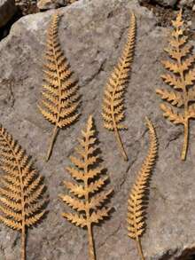 6-Piece Rusty Metal Fern Fronds Stakes – Outdoor Garden Decor, Electricity-Free, Metal Plant Sticks For Pots & Ground, Autumn & Christmas Ornaments