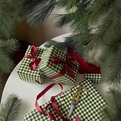 1 Roll Extra Long Giant Christmas Wrapping Paper - Green & White Plaid Christmas Gift Wrap, Tear-Resistant, Thick & Durable - For Gifts, Cards - Elegant Minimalist Christmas Design, Seasonal Card Decor, Minimalist Packaging, Sturdy Coated Paper Wrap