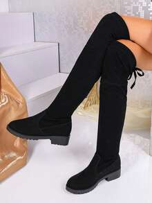 这款时尚的中跟过膝靴专为年轻女孩设计，采用弹性材质和装饰性系带元素，集多种功能于一体。 - 黑色 - 查看 6