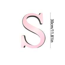 玫瑰金字母墙贴 A-Z - 单个字母高度 10cm/15cm/20cm，亚克力镜面，带 1cm 厚泡沫背衬。双层设计呈现 3D 立体效果；单层设计更显简约。自带背胶，可粘贴于墙面或玻璃上。撕下保护膜即可展现镜面效果。