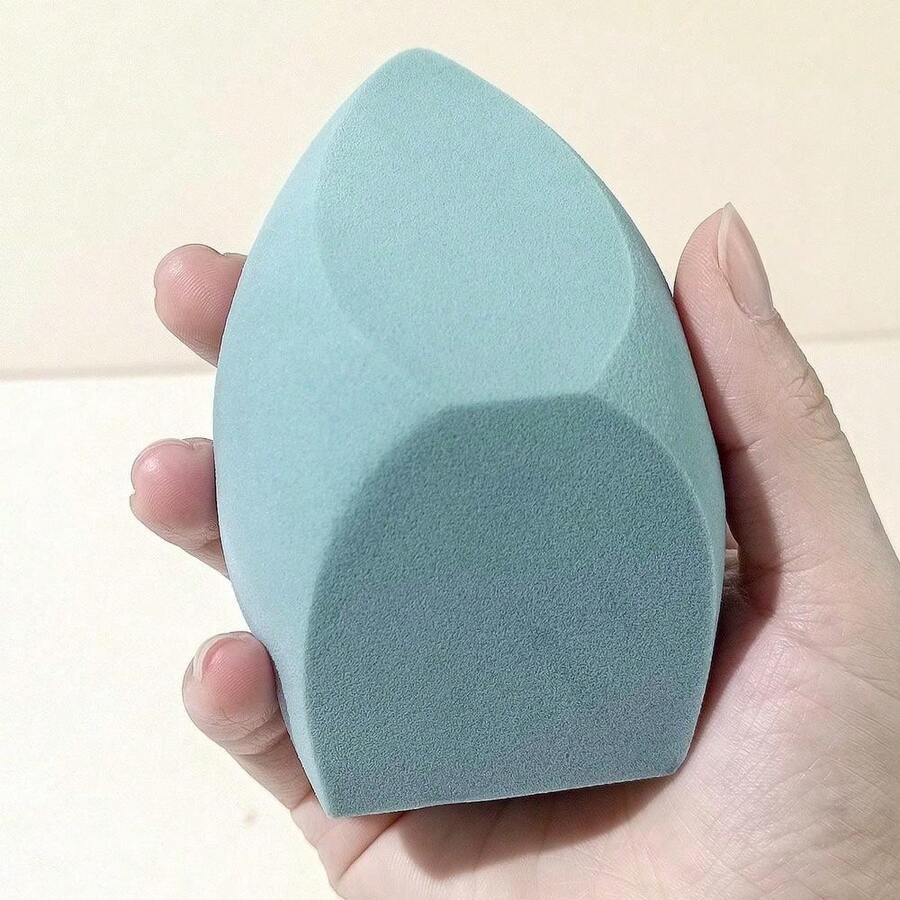 1 Bông mút trang điểm ba lưỡi cỡ lớn, bông tán trang điểm khổng lồ. Thấm hút nước, không chứa latex, nở ra khi ướt giúp trang điểm nhanh chóng, thân thiện với da và mềm mại, phù hợp với kem nền, có thể tái sử dụng, mật độ cao, độ bền cao và sử dụng lâu dài. Lựa chọn hàng đầu cho dụng cụ trang điểm, trang điểm giá cả phải chăng, trang trí phòng, bàn trang điểm, du lịch, phòng ngủ, phụ kiện trang điểm, bông phấn, bông tán trang điểm, bông phấn, bông mút trang điểm, du lịch, đồ dùng cần thiết khi đi du lịch, ngày Valentine, giá rẻ, cọ trang điểm du lịch, quà tặng cho phụ nữ, chuyên gia trang điểm, bộ trang điểm chuyên nghiệp hoàn chỉnh. - Nhiều màu - Xem 1