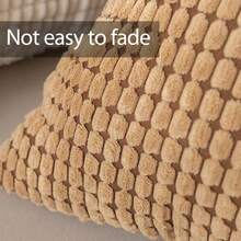 Conjunto de 2 almofadas de veludo cotelê de 45*45cm (incluindo o enchimento), macias e confortáveis, ideais para decorar janelas de quartos, carros e varandas, criando um ambiente aconchegante e relaxante. Feitas com material de alta qualidade, o tecido é firme, liso, delicado e macio ao toque, com excelente afinidade com a pele.