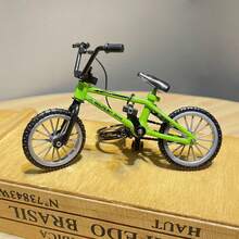 1 peça de chaveiro modelo mountain bike, com design realista. Um brinquedo único. Adequado para entusiastas de carros colecionarem, exibirem ou brincarem. Pode ser pendurado em uma bolsa para decoração. Pode ser dado de presente para amigos e como presente de Natal.
