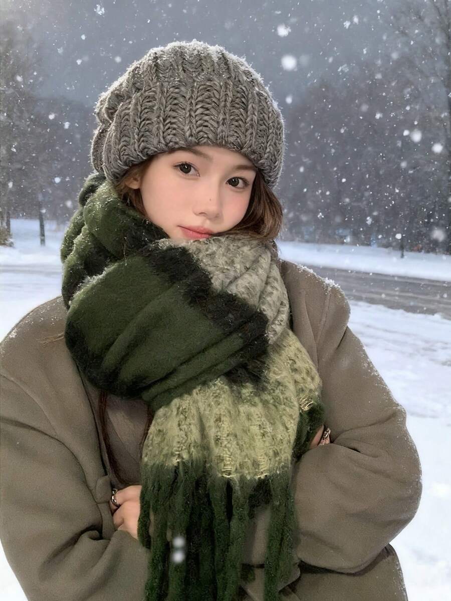 1 pieza Bufanda de felpa para mujer - Bufanda suave y cálida para clima frío, lavable a máquina y en seco, accesorio de moda versátil para uso al aire libre y casual, bufandas de invierno que se envuelven alrededor del cuello, diseño con flecos