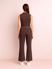 Conjunto de dos piezas de top corto  sin mangas con cuello y pantalón para mujer, tejido elástico medio - Marrón - Ver 3