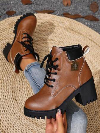 黑色粗跟厚底短靴，性感高跟踝靴，系带扣设计，舒适百搭厚底短靴，适合秋冬