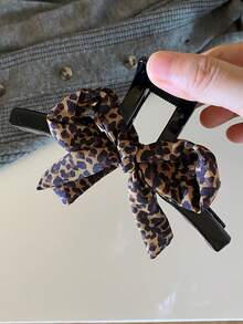 Leopard Print Bowknot Women's Hair Accessory Hair Claw Hair Claw, Elegant Clasp For Autumn And Winter With A Brown Plate For Half-Up Or Full-Up Hair, Exquisite Claw For Thick Hair, High-End Stylish Hair Claw, Retro, Mild, Elegant, Tasteful, Suitable For Occasions Like Daily Use, Holiday Parties, And Evening Balls, Perfect To Accessorize With, A Great Gift For Girls During Festivals. Elegant Hair Clips Fashion Claw Clips Winter Hair Cluth