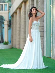 YOUKEFEIER 浪漫甜心领雪纺婚纱，3D立体蕾丝无肩带拖尾新娘礼服 - 米色 - 查看 7