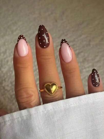 10 Stück handgemachte Mandel-farbene Farbverlauf-braune Pünktchen-Muster süße minimalistische schicke Kunstnägel